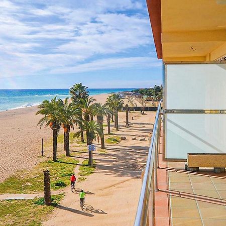 Awesome Apartment In Santa Susanna With Kitchen Luaran gambar