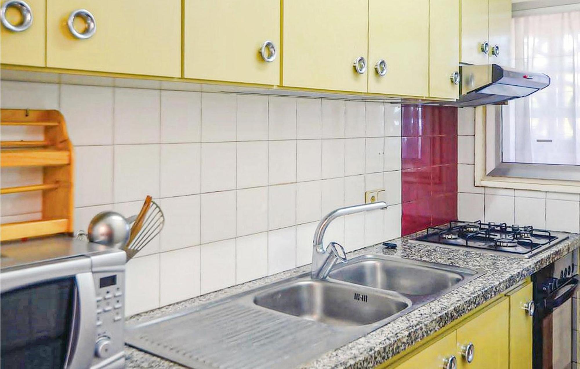 Awesome Apartment In Santa Susanna With Kitchen Luaran gambar