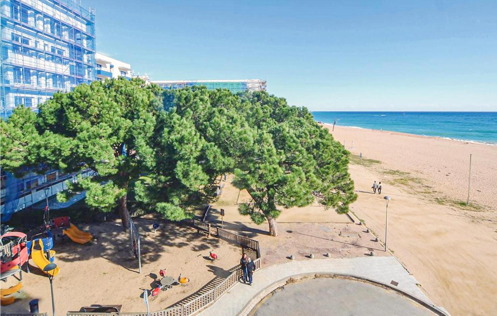 Awesome Apartment In Santa Susanna With Kitchen Luaran gambar