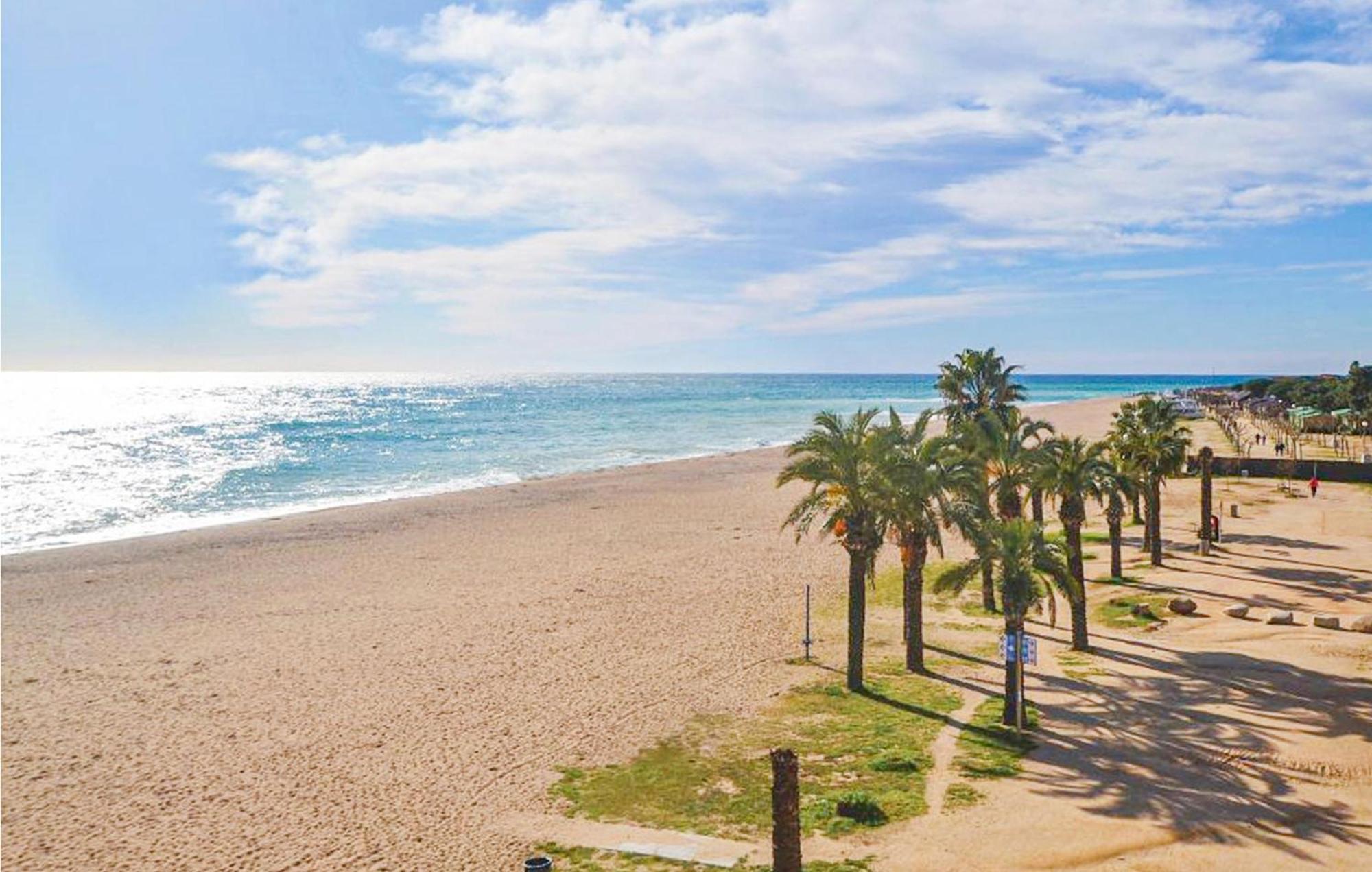 Awesome Apartment In Santa Susanna With Kitchen Luaran gambar