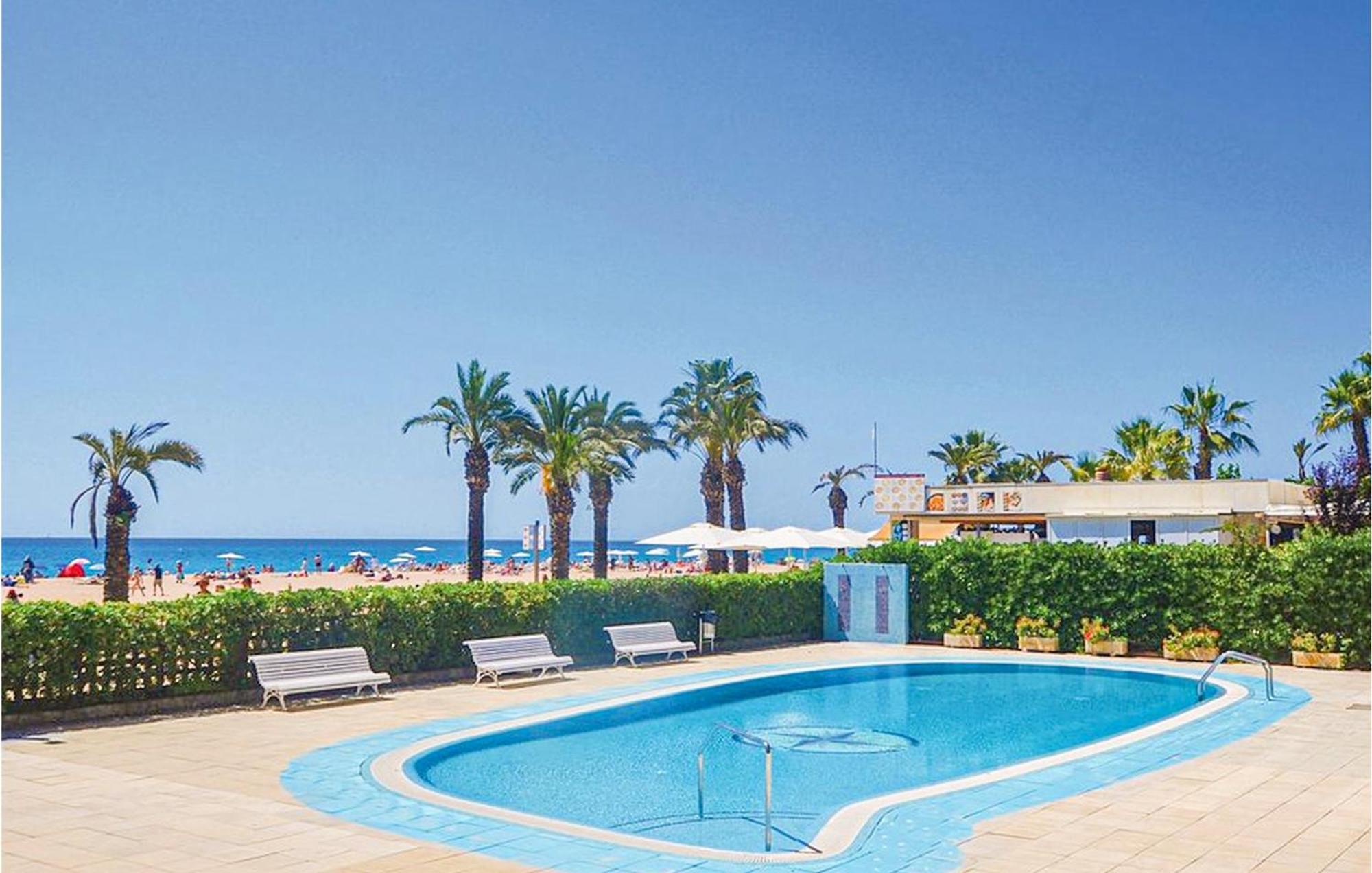 Awesome Apartment In Santa Susanna With Kitchen Luaran gambar